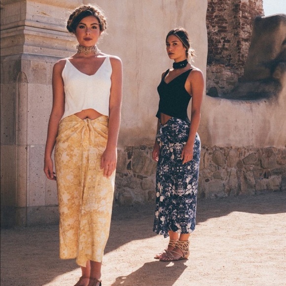 NWT Cult gaia alia camisole cropped tank top shiny gold - Picture 12 of 14